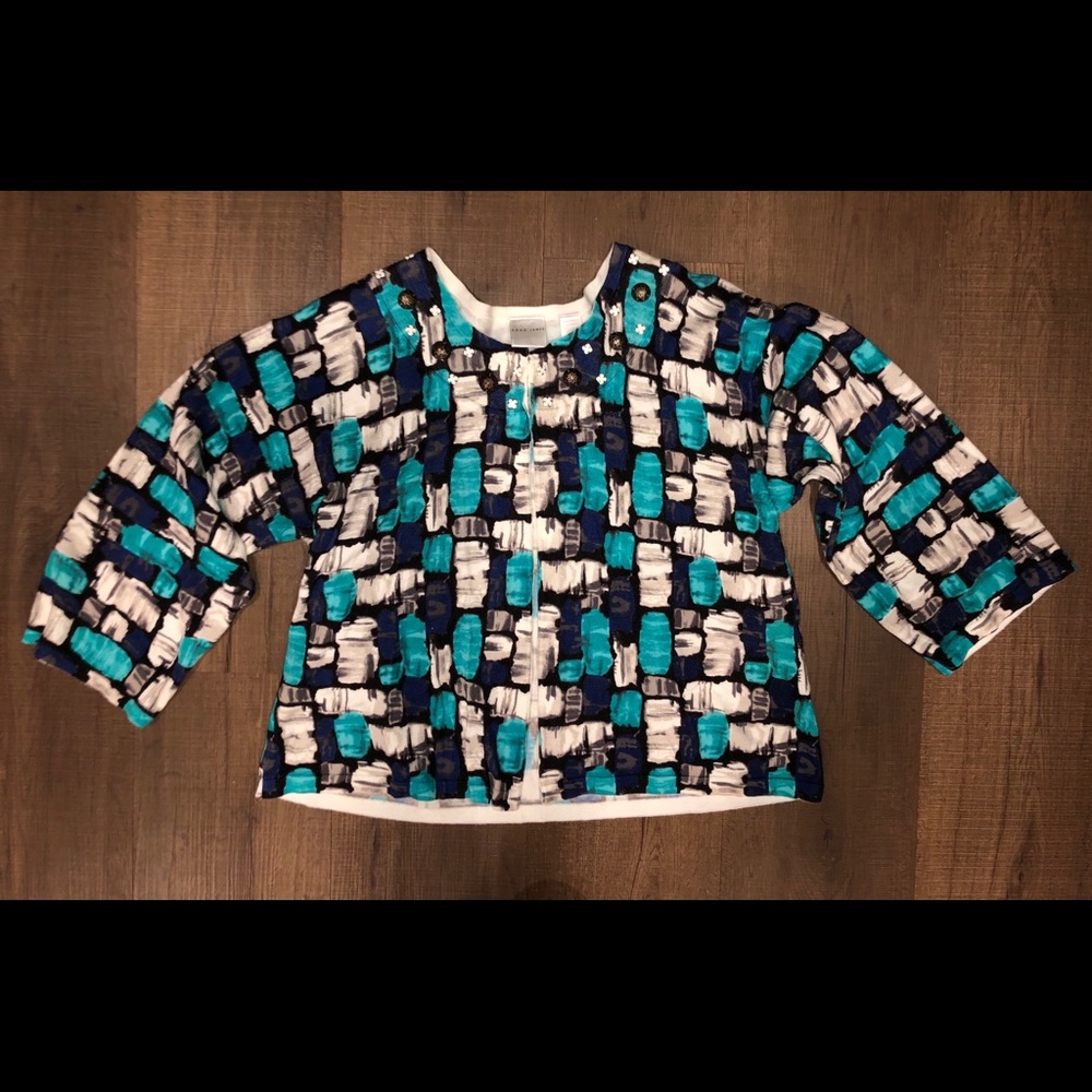 Emma James Women’s Semi Button Up Top